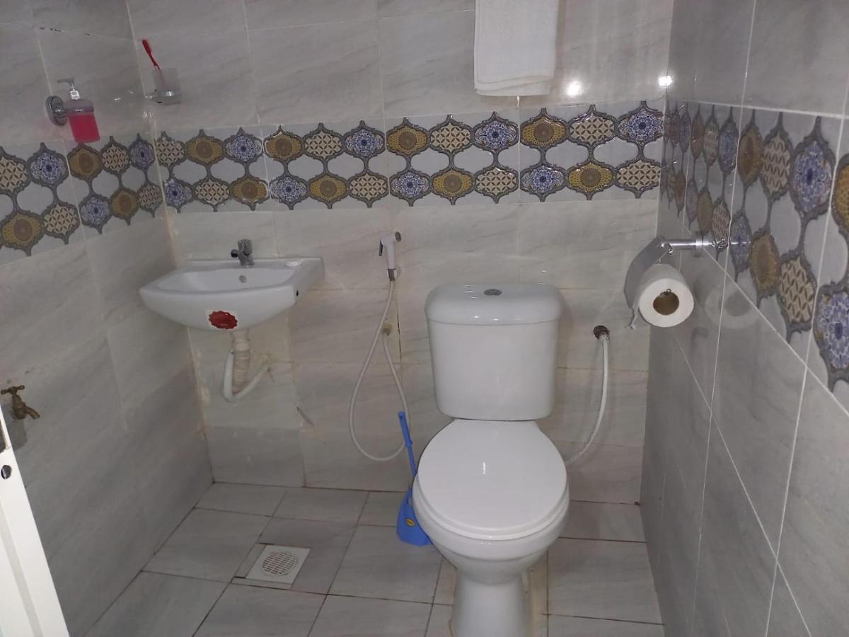 6 Park Retreat Hotel Mombasa Bagian luar foto
